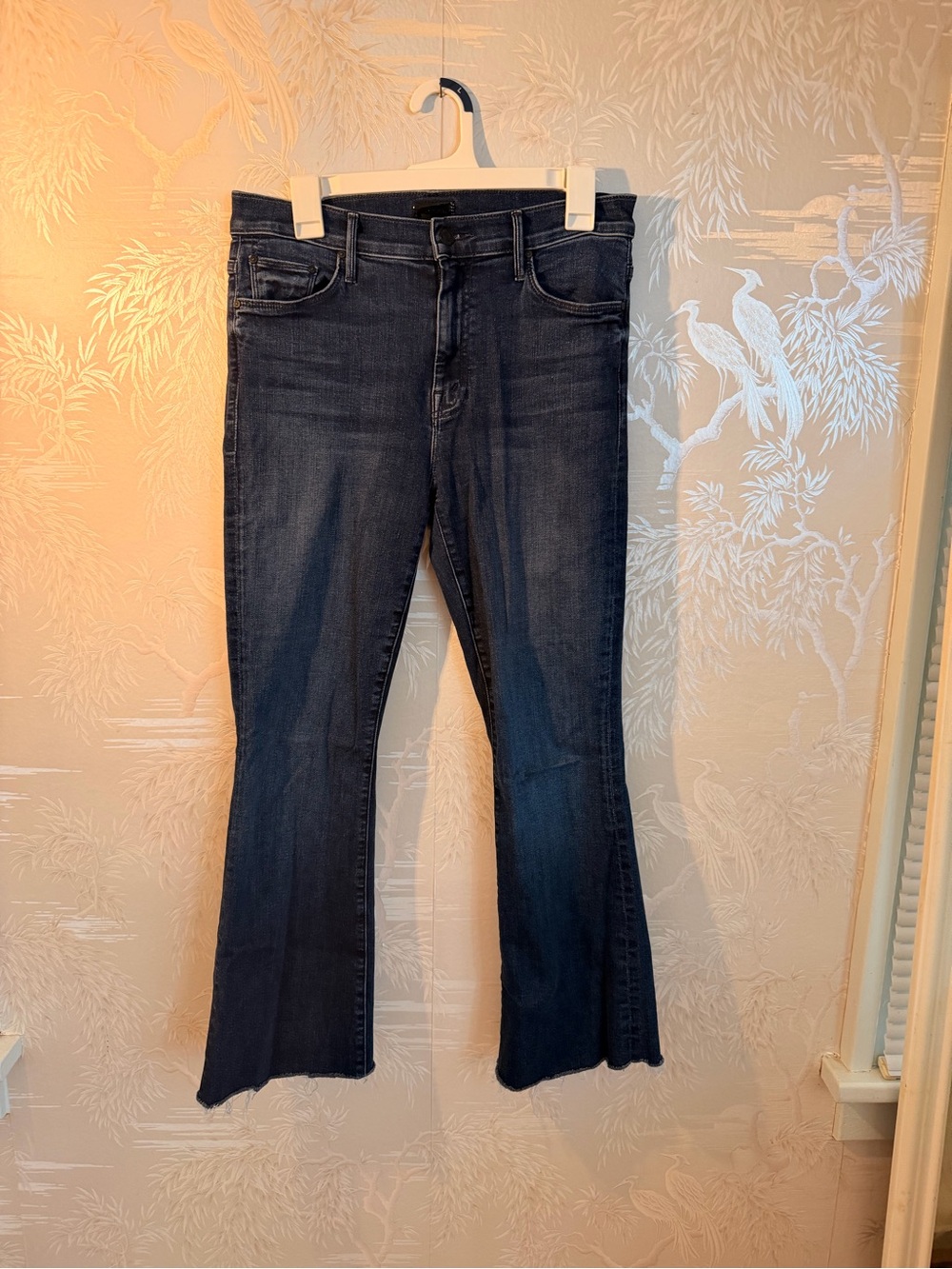 MOTHER The Weekender Fray Mint Condition Jeans with Raw Hem